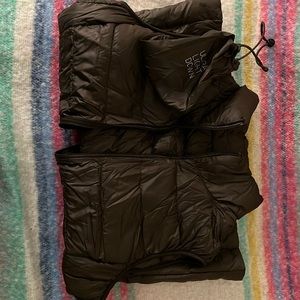 UNIQLO ultra light down vest
